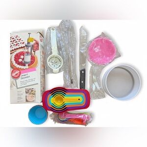 Baking Bundle NEW/VINTAGE 29Pc Wilton Miscellaneous Set